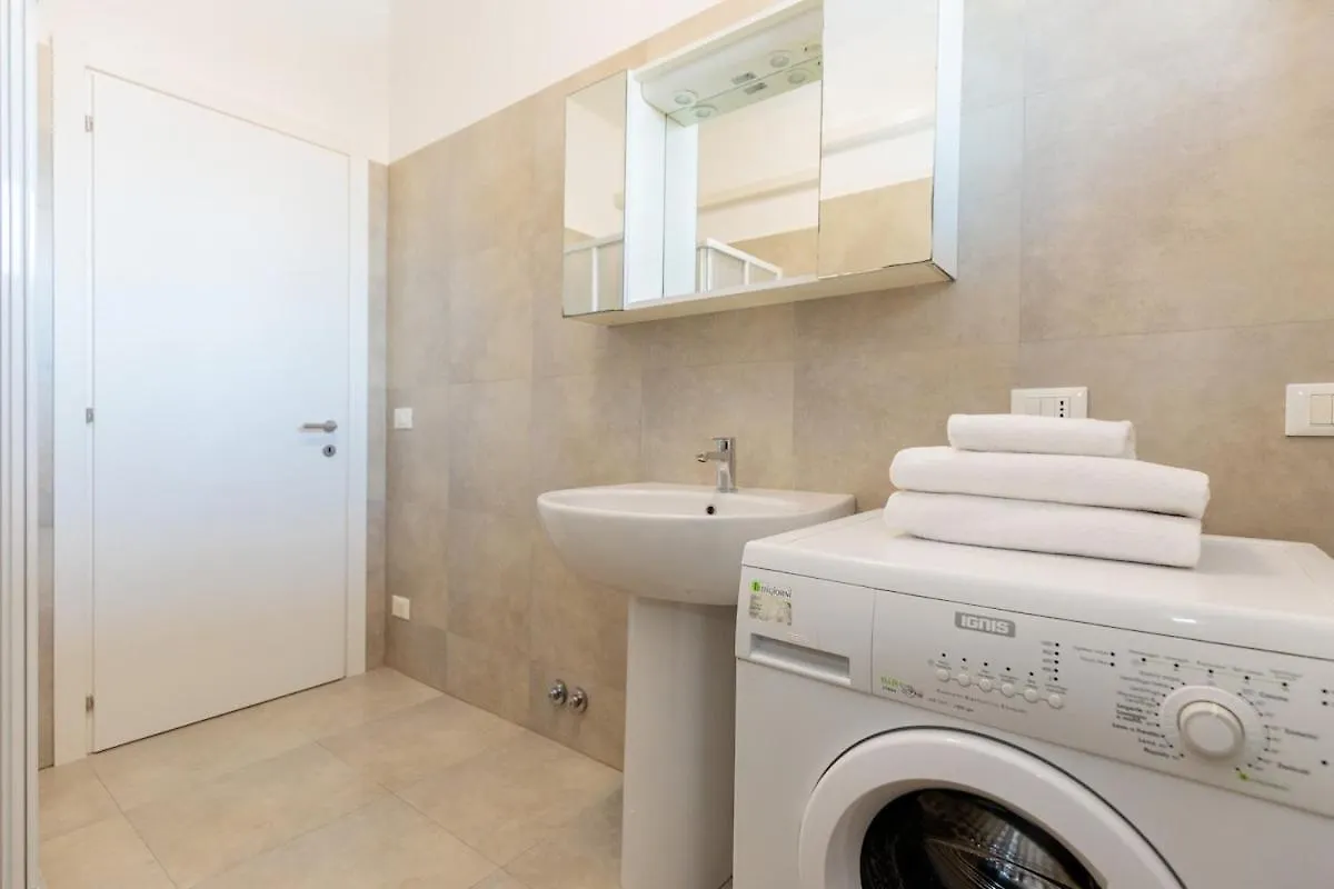 Signorile Appartamento In Mestre 1 Min From Tram To Venice Apartment
