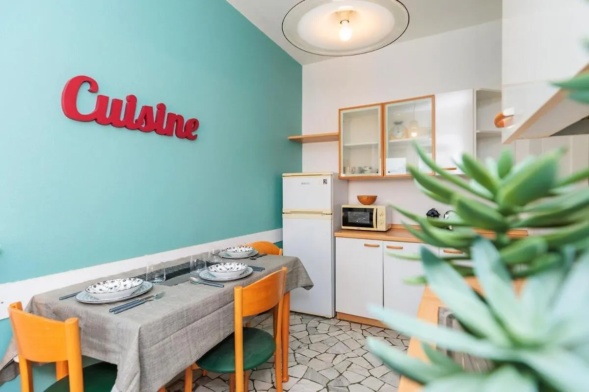 Signorile Appartamento In Mestre 1 Min From Tram To Venice 0*,  Italy